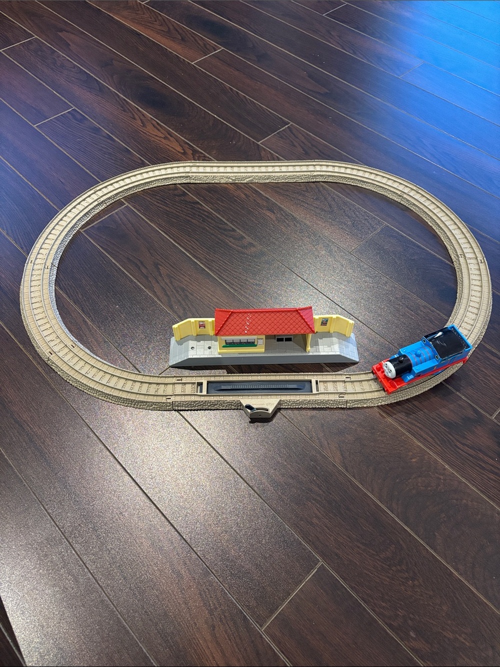 Thomas & Friends “Thomas’ Busy Day” discontinued trackmaster set.